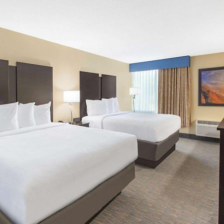 Days Inn & Suites By Wyndham Grand Rapids Near Downtown Ουαϊόμινγκ Εξωτερικό φωτογραφία