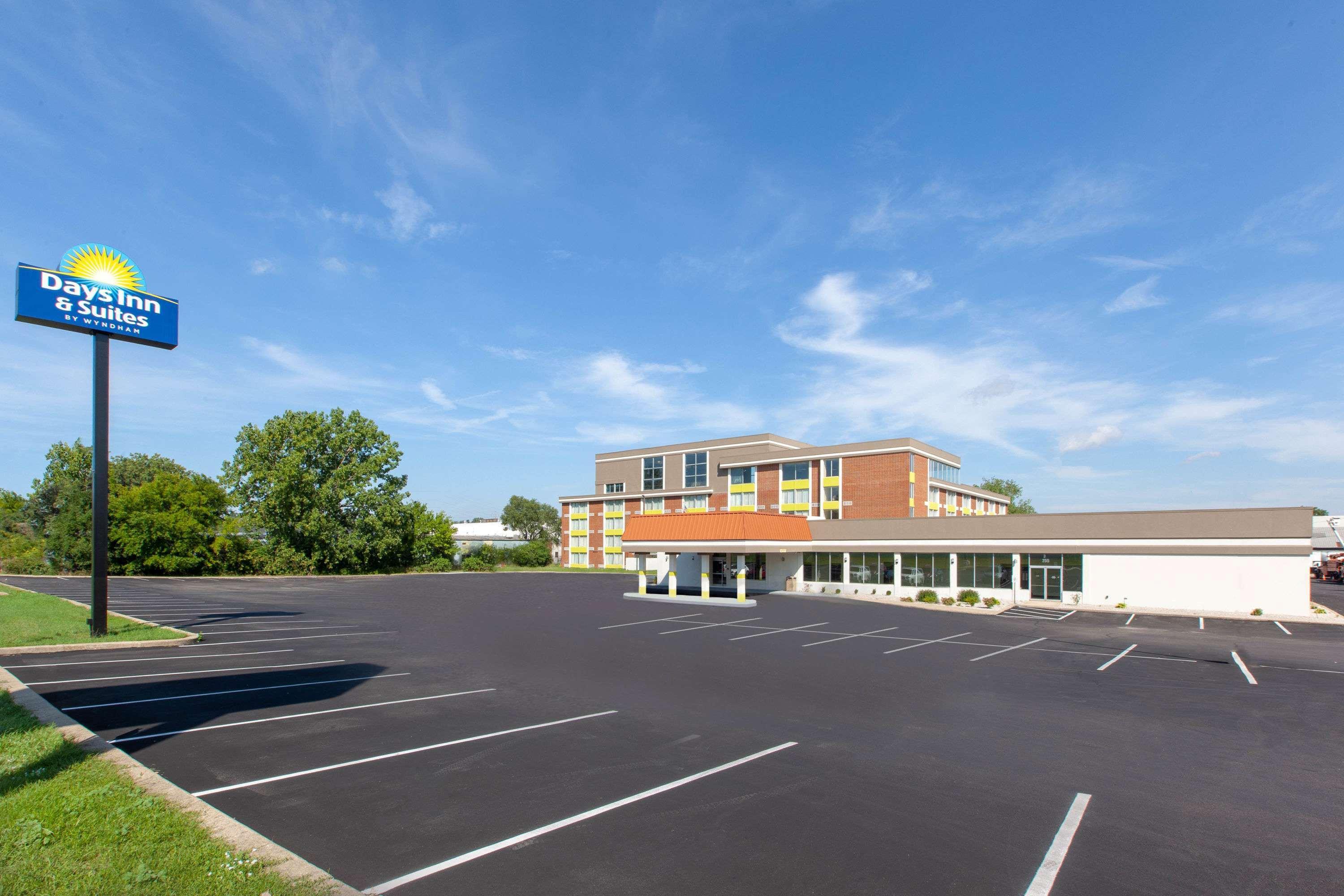 Days Inn & Suites By Wyndham Grand Rapids Near Downtown Ουαϊόμινγκ Εξωτερικό φωτογραφία