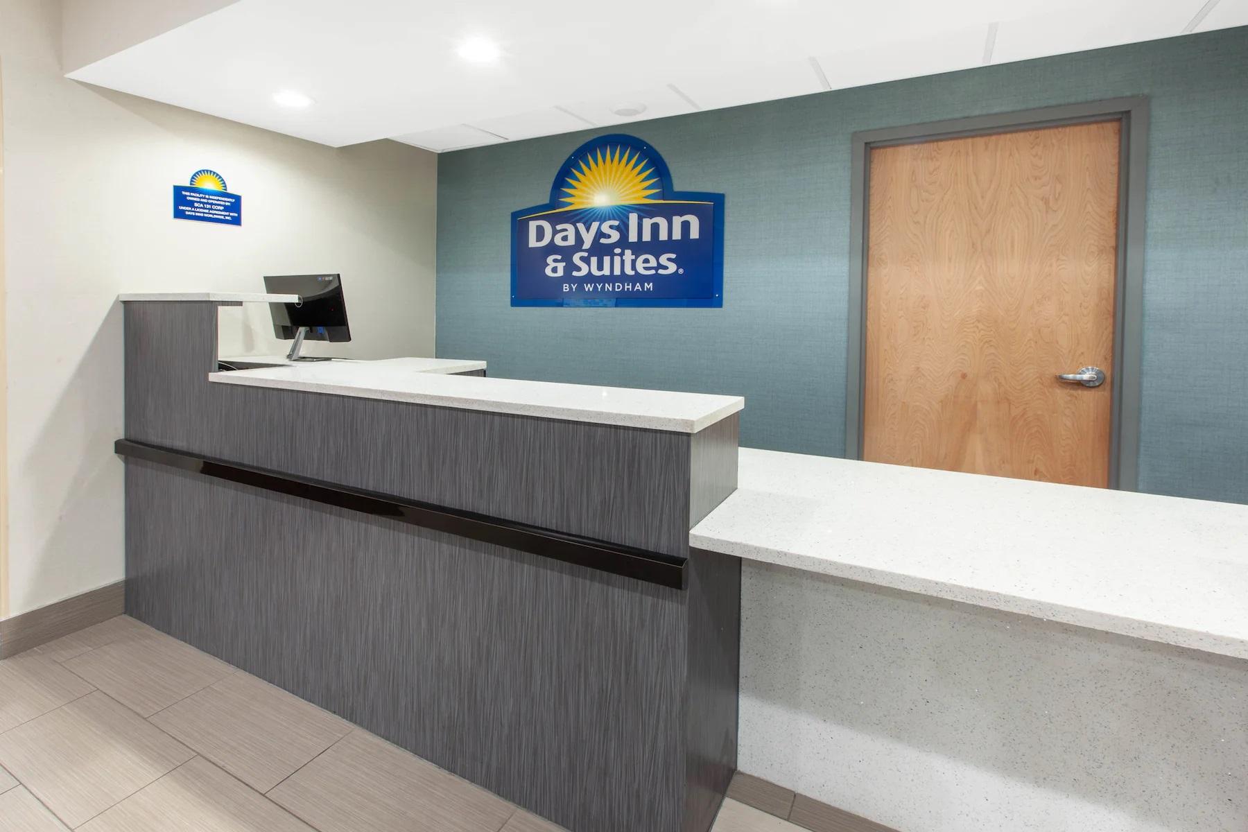 Days Inn & Suites By Wyndham Grand Rapids Near Downtown Ουαϊόμινγκ Εξωτερικό φωτογραφία